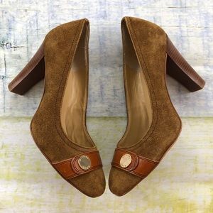 MICHAEL Michael Kors Leather Brown Round Toe Heels